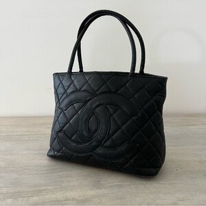 Vintage Black Chanel Handbag copy